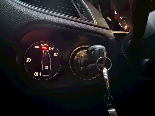 MACAN S 空力套件 定速  電動記憶座椅 跑計 環景系統 BOSE音響 屏東進口車推薦:汶松國際汽車  第13張相片