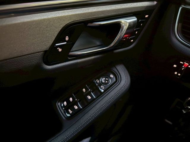 MACAN S 空力套件 定速  電動記憶座椅 跑計 環景系統 BOSE音響 屏東進口車推薦:汶松國際汽車  第14張相片