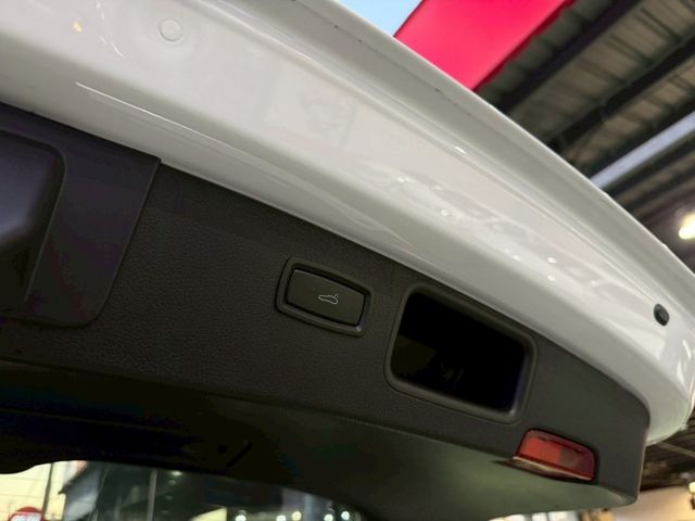 MACAN S 空力套件 定速  電動記憶座椅 跑計 環景系統 BOSE音響 屏東進口車推薦:汶松國際汽車  第20張相片