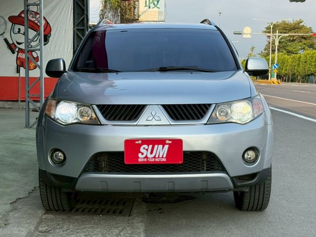 4WD 爬山涉水都不怕野外露營海邊釣魚超方便 I-KEY 摸門 冷熱通風椅 ACC 安卓機 改裝音響 屏東推薦：汶松國際  第4張相片