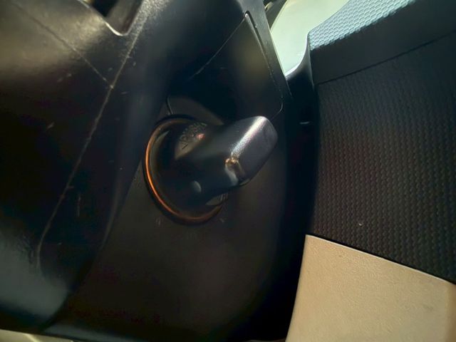 4WD 爬山涉水都不怕野外露營海邊釣魚超方便 I-KEY 摸門 冷熱通風椅 ACC 安卓機 改裝音響 屏東推薦：汶松國際  第11張相片