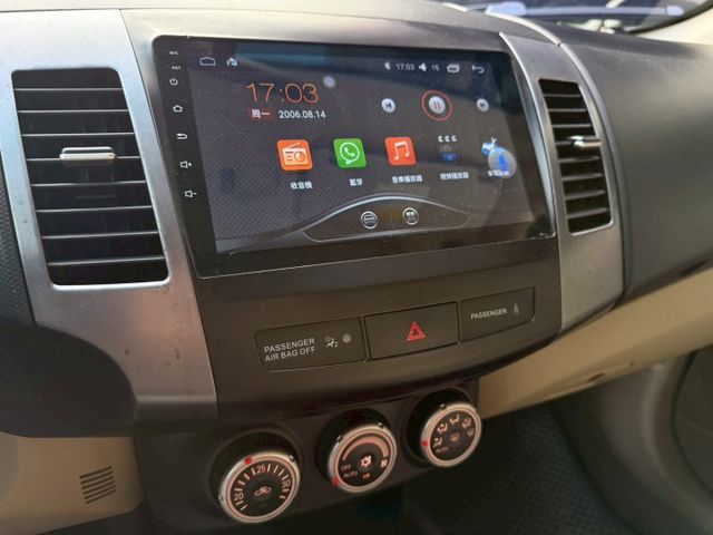 4WD 爬山涉水都不怕野外露營海邊釣魚超方便 I-KEY 摸門 冷熱通風椅 ACC 安卓機 改裝音響 屏東推薦：汶松國際  第14張相片