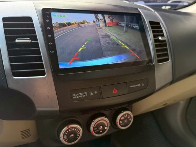 4WD 爬山涉水都不怕野外露營海邊釣魚超方便 I-KEY 摸門 冷熱通風椅 ACC 安卓機 改裝音響 屏東推薦：汶松國際  第15張相片