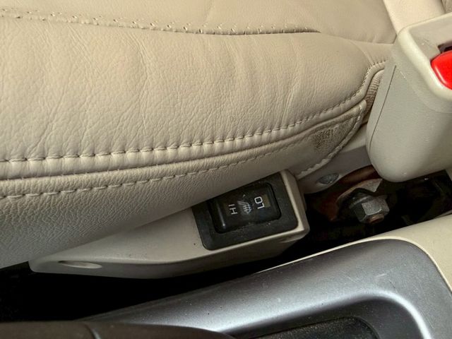 4WD 爬山涉水都不怕野外露營海邊釣魚超方便 I-KEY 摸門 冷熱通風椅 ACC 安卓機 改裝音響 屏東推薦：汶松國際  第17張相片