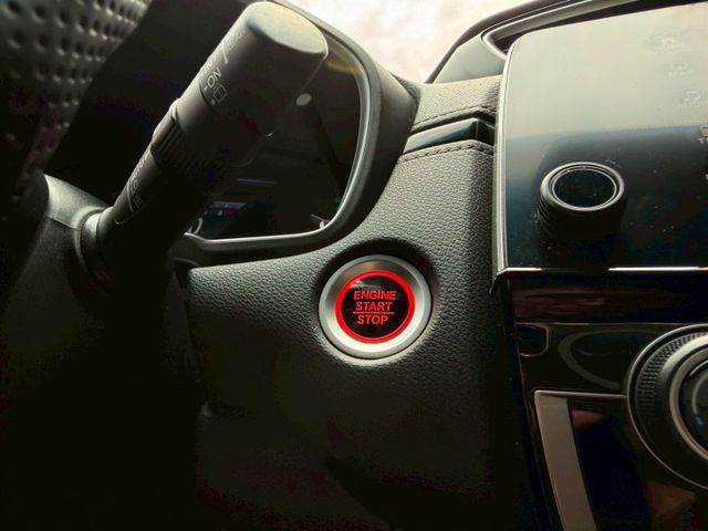 S版本 市場稀有 全景天窗 360環景系統 AppleCarPlay 雙前電動椅 ACC跟車 轉彎盲區中控螢幕顯示  第11張相片