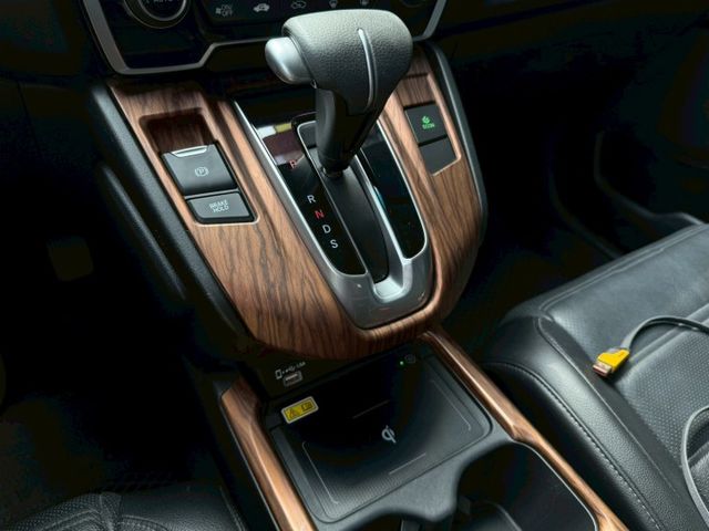 S版本 市場稀有 全景天窗 360環景系統 AppleCarPlay 雙前電動椅 ACC跟車 轉彎盲區中控螢幕顯示  第17張相片