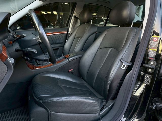 E240 一手車 只跑11萬公里 里程保證 漆面內裝完整 非常綿密 雙前電動座椅 屏東中古車推薦:汶松國際汽車  第7張相片