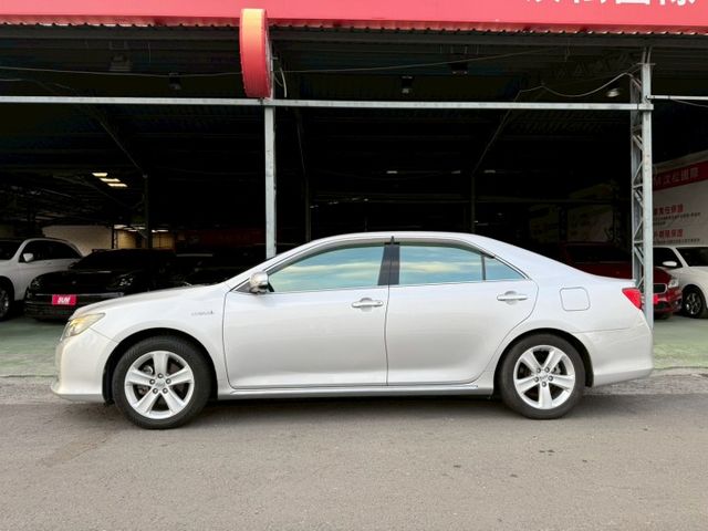 CAMRY Q版 改裝安卓機及360環景系統 I-KEY 摸門 雙前電動通風椅 抬顯 後座遮陽簾 電池健康 屏東中古車  第2張相片