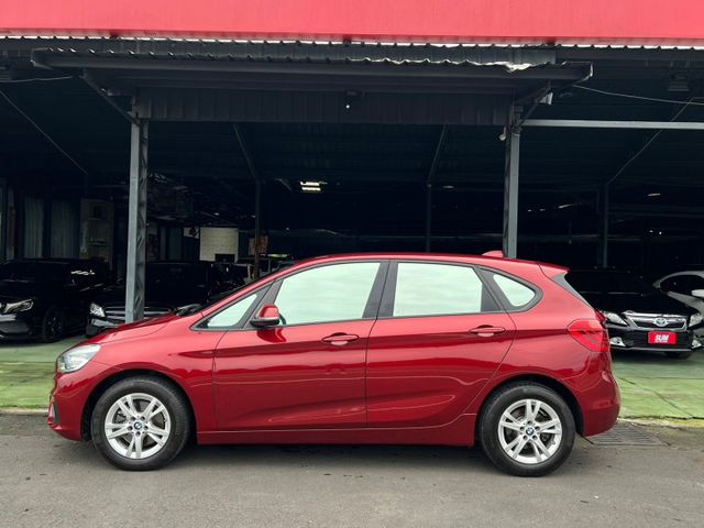 BMW 218I 五門車 媽媽代步買菜首選 國產車的價格升級雙B 屏東中古車推薦：汶松國際汽車  第3張相片