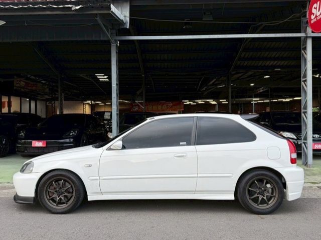 JDM 經典 K8 MOMO快拆方向盤 RECARO賽車座椅 三環表 AppleCarPlay 全車音響升級 四條全新胎  第2張相片