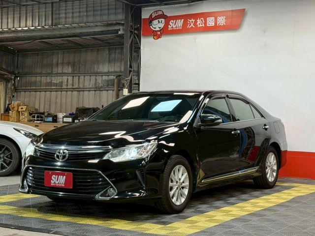 CAMRY 低里程 摸門 I-KEY 定速 方向快控 倒車顯影 前後雷達輔助 循跡防滑 屏東中古車推薦:汶松國際汽車  第1張相片