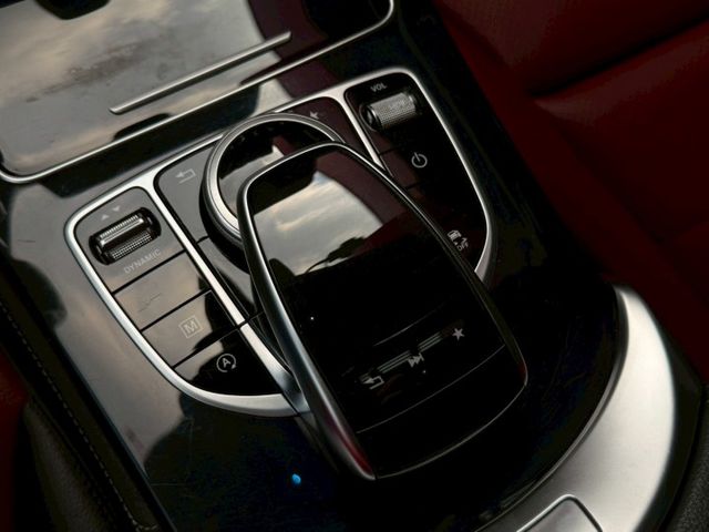 GLC300 COUPE 盲點偵測 摸們解鎖 免鑰匙啟動 360環景系統 定速 雙前電動座椅 四座加熱座椅 電動腳踢尾門  第17張相片
