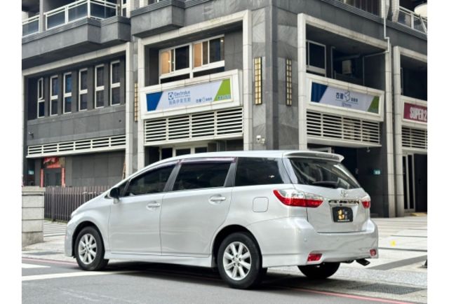 2012 Toyota wish 2.0  第4張相片