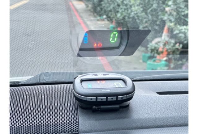2012 Toyota wish 2.0  第13張相片