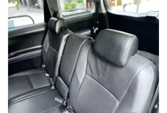 2012 Toyota wish 2.0  第14張相片