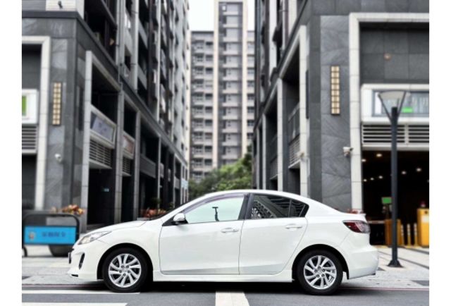 2011 Mazda3  第3張相片