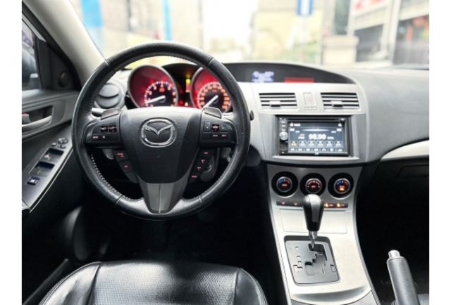 2011 Mazda3  第10張相片