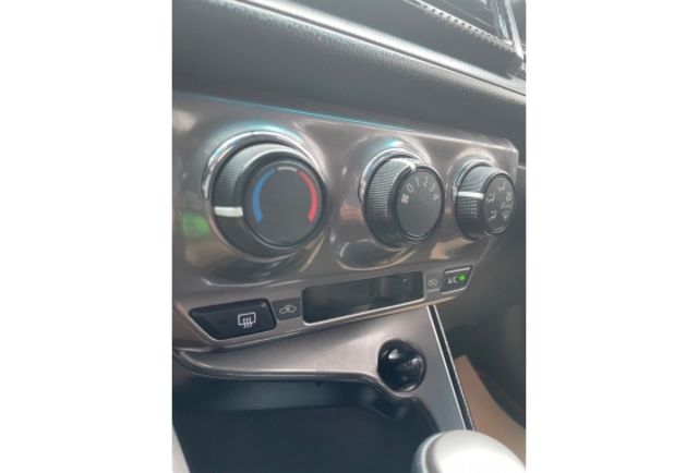 2016 Toyota Yaris S版1.5  第9張相片