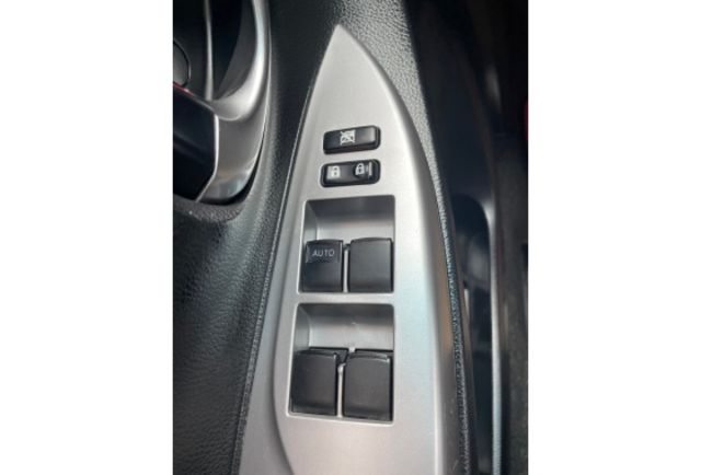 2016 Toyota Yaris S版1.5  第11張相片
