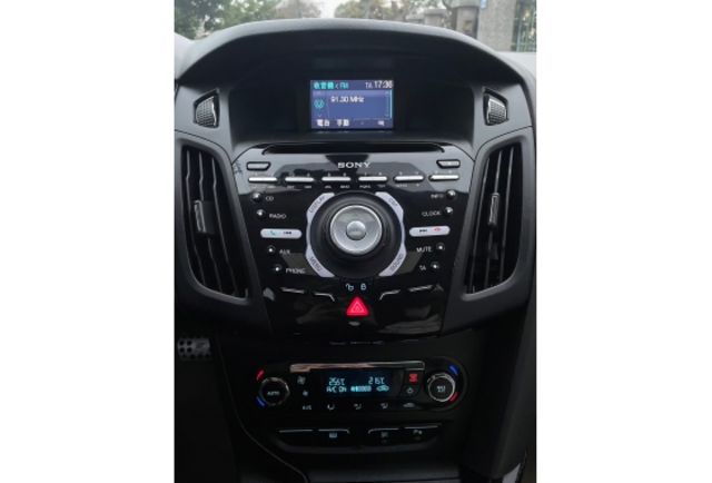 2015 Ford Focus  第16張相片