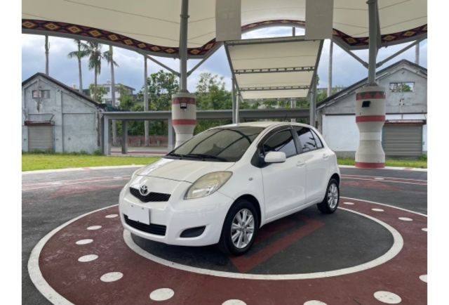 2012 toyota yaris g版  第2張相片