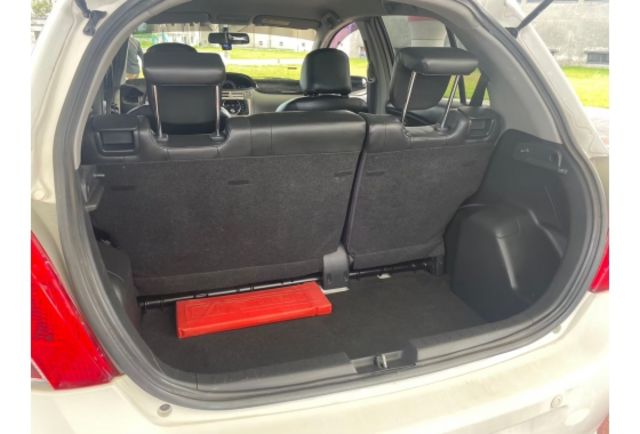 2012 toyota yaris g版  第13張相片