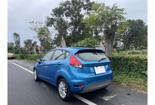 2014 FORD FIRSTA  第3張相片