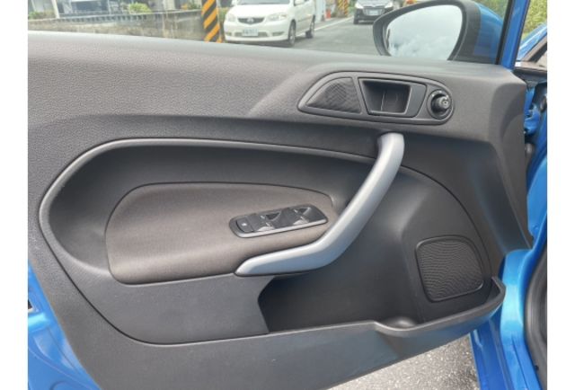 2014 FORD FIRSTA  第12張相片