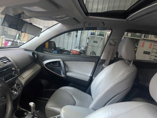 TOYOTA豐田 RAV4  第4張相片