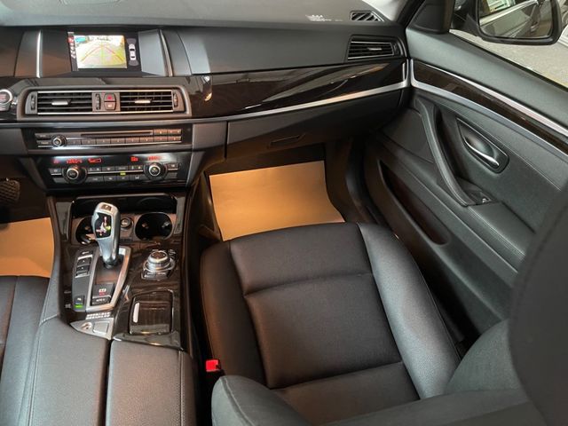 BMW寶馬 520D  第16張相片