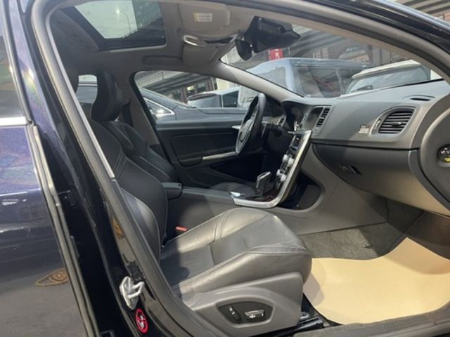 VOLVO富豪 S60  第12張相片