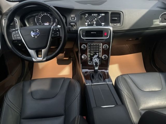 VOLVO富豪 S60  第16張相片