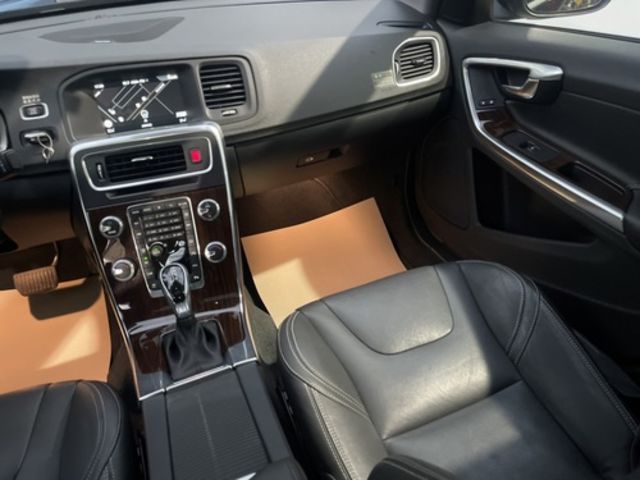VOLVO富豪 S60  第18張相片