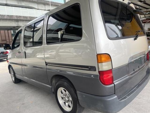 TOYOTA豐田 HIACE  第10張相片