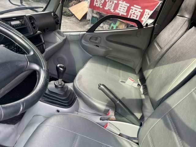 HINO日野 300  第12張相片