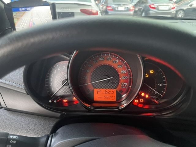 TOYOTA豐田 YARIS  第2張相片