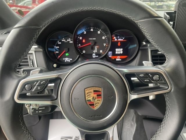 PORSCHE保時捷 MACAN  第4張相片