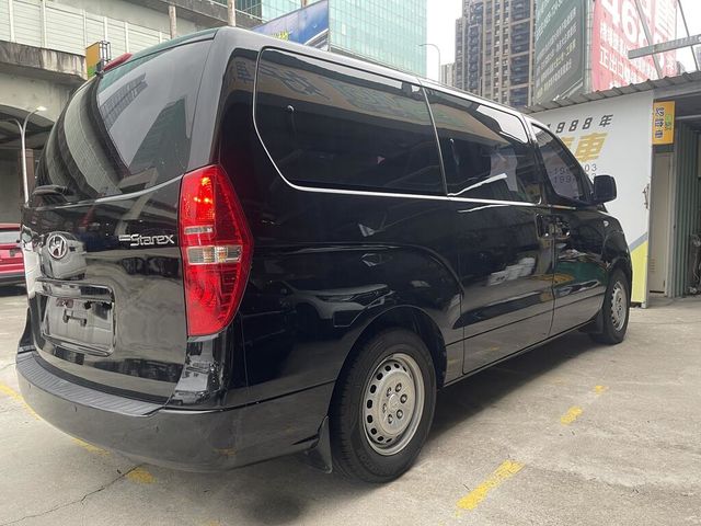 HYUNDAI現代 GRAND STAREX  第2張相片