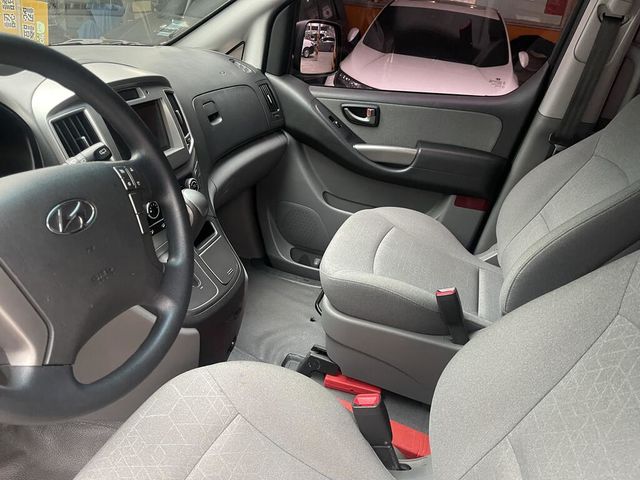 HYUNDAI現代 GRAND STAREX  第11張相片