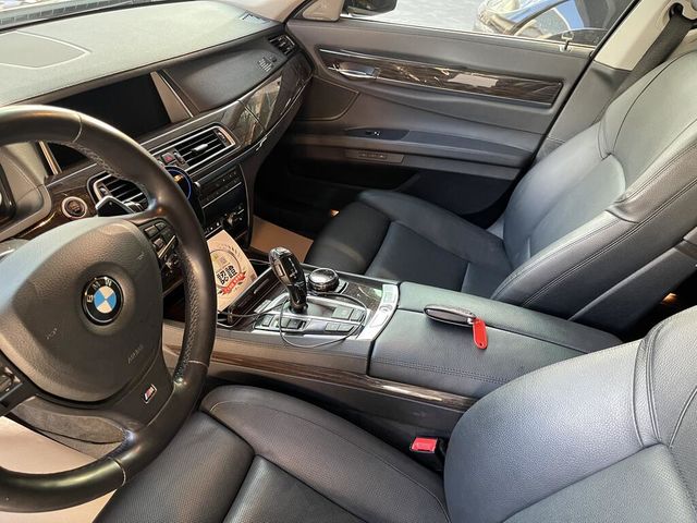 BMW寶馬 730D  第7張相片
