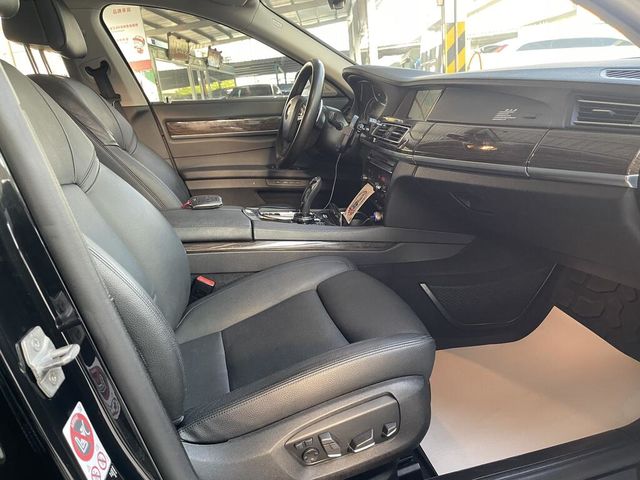 BMW寶馬 730D  第9張相片