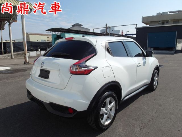 2015型 全車原鈑件 免鑰匙 定速 導航 倒車影像 藍芽 循跡防滑 胎壓偵測 行車紀錄器 歡迎來店賞車  第5張相片