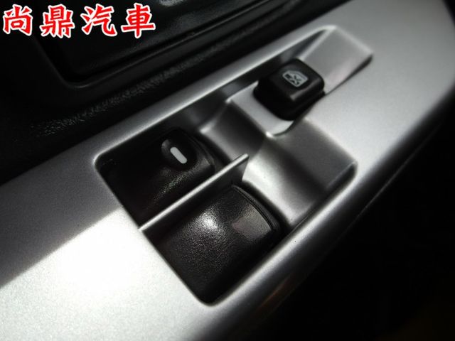 2020型 四輪傳動 手排 原鈑件 里程僅跑6萬 新安裝三面篷 有行車紀錄器  第13張相片