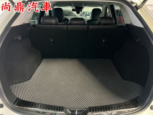 旗艦經典 全車原鈑件 BOSE音響 ACC跟車 車道偏離 電動尾門 免鑰匙 盲點 360環景 電動座椅 CARPLAY  第4張相片