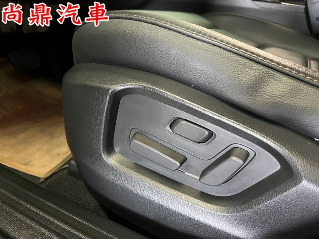 旗艦經典 全車原鈑件 BOSE音響 ACC跟車 車道偏離 電動尾門 免鑰匙 盲點 360環景 電動座椅 CARPLAY  第10張相片