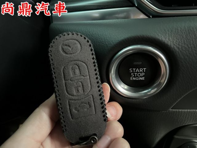 旗艦經典 全車原鈑件 BOSE音響 ACC跟車 車道偏離 電動尾門 免鑰匙 盲點 360環景 電動座椅 CARPLAY  第18張相片