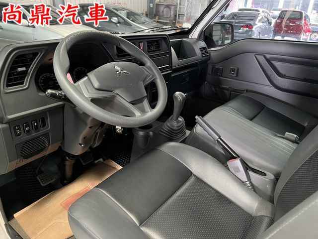 2024型 里程僅跑2萬 全車原鈑件 升降尾門 倒車影像 行車紀錄器 賺錢車 車子漂亮 歡迎賞車  第8張相片