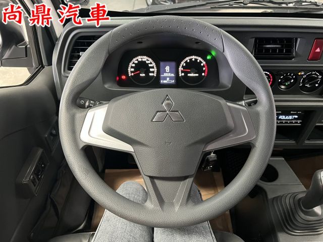 2024型 里程僅跑2萬 全車原鈑件 升降尾門 倒車影像 行車紀錄器 賺錢車 車子漂亮 歡迎賞車  第11張相片