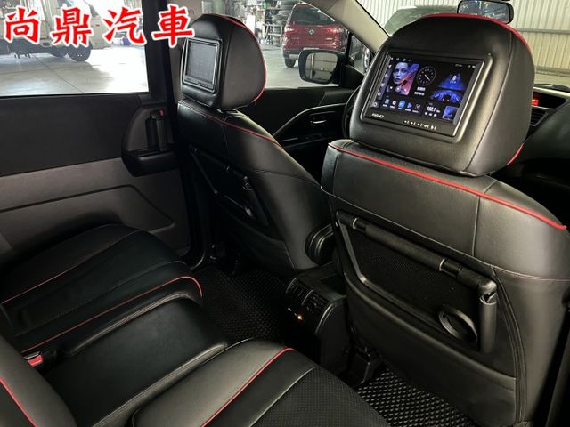 七人座 定速系統 安卓機  後座同步可觀看 倒車影像 後座出風口 行車紀錄器  第15張相片