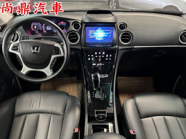 5+2人座 第三排座椅 四輪傳動 渦輪 電尾門 電動天窗 電動記憶椅 免鑰匙 環景顯影 JBL音響  第11張相片